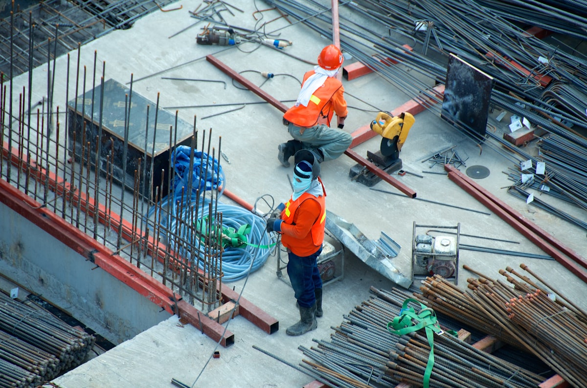 Travail en hauteur — opérateur sur cordes